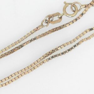 Rosé 10 Karat Polished Box Estate Chain
Length 16 in
Gram Weight 3.4 gr