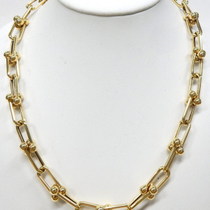 Yellow 14 Karat Polished Paper Clip Estate Chain Width 10 mm
Length 18 in
Gram Weight 29.8 gr