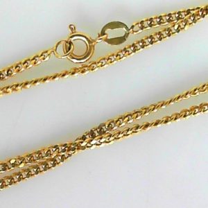 Yellow 18 Karat Polished Cuban Estate Chain Width 2 mm
Length 18 in
Gram Weight 6.6 gr