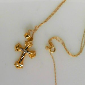 Estate Pendant/Charm
10 Karat Yellow/White Pendant/Charm
Gram Weight 1.17 Chain Style: Cable Link 10 Karat Yellow Length: 18in