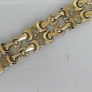 Yellow 18 Karat Polished Fancy Link Estate Bracelet
Length 7 in
Gram Weight 20.82 gr