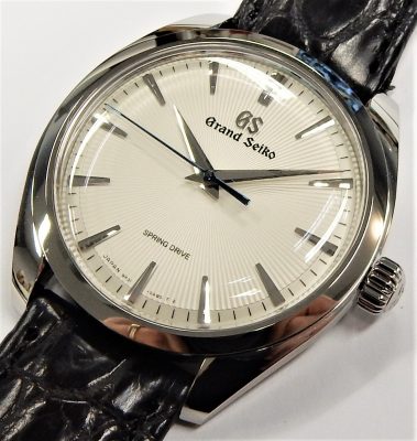 Gents Estate Watch - Misc Grand Seiko Complicated 2020
Vendor Style #: Grand Seiko Springdriven
StainlessSteel Strap
Dial:Silver
Box Not Included/Papers Included
Condition Never Worn. Factory Warranty Until 2023 #319/700
1 Year Warranty