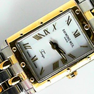Ladies Estate Watch Raymond Weil Dress 
Vendor Style #: 5971 Tango quartz K145586
18.6mm x 30.6mm StainlessSteel Bracelet 
Dial:White Roman
Box Not Included/Papers Not Included
Condition fair
1 Year Warranty