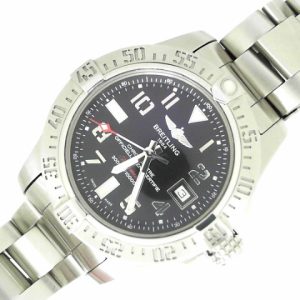 Gents Breitling Avenger SeaWolf diver automatic A17331 SN 1602584 on bracelet with extra green rubber strap, box (no papers).