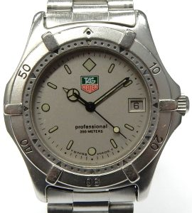 Estate Tag Heuer Divers Year: 1991
Vendor Style #: 962.206F-2 2000 SN: P34902
37mmmm StainlessSteel
Dial: SIlver hash
Box Not Included/Papers Not Included
Condition Fair
1 Year Warranty