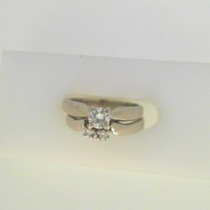 Estate Diamond Engagement Ring 
Platinum White Estate Engagement Ring Width 4.3mm 
Finger Size 4.5 Gram Weight 7.6 
3 Center Diamonds Shape: Round; Clarity: I1; Colour: G/H 0.25