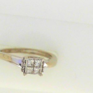 Estate Diamond Engagement Ring
10 Karat White Estate Engagement Ring
Finger Size 6.25 Gram Weight 2.6
4 Center Diamonds Shape: Princess With 6 Round Diamonds Various Shapes Diamond 0.25 ctw 0.25