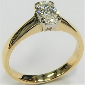 Estate Diamond Engagement Ring
18 Karat Yellow/White Estate Engagement Ring
Finger Size 6.5 Gram Weight 4.2
1 Center Diamond 0.74ct Shape: Oval; Clarity: SI2; Colour: I 0.74