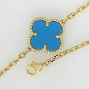 Bracelet with Turquoise 
14 Karat Yellow Turquoise Bracelet Length: 7in 
Gram Weight 3.99 
1 Center Turquoise Shape: Various Shapes