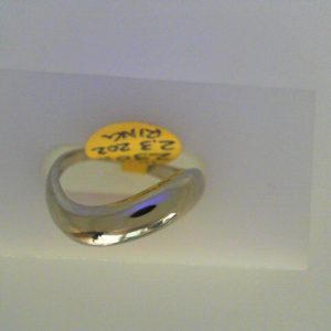 White 10 Karat Polished Wave Style Estate Ring Width 1.9 mm 
Size: 6.25 
Gram Weight 2.4 gr