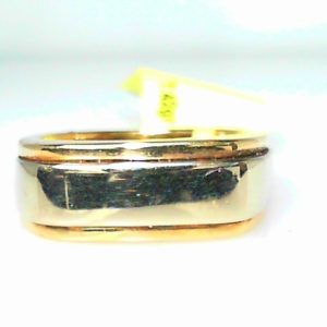 Yellow/White 14 Karat Polished Band Estate Ring
Size: 4.75
Gram Weight 7.42 gr