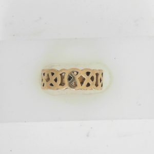Yellow 14 Karat Polished Band Estate Ring 
Size: 5 
Gram Weight 4.42 gr