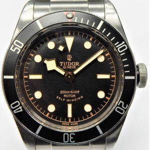 Estate Rolex Sport Year: 2016
Vendor Style #: Black Bay SN: I548165 Bracelet
41mm StainlessSteel
Dial: black 
Box Included/Papers Included
Condition very good
1 Year Warranty