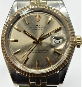 E14645
Sharp Bezel
Gents Estate Watch - Rolex DateJust 1971
Vendor Style #: DateJust 1601 3294734 Jubilee
 18K/Stainless Steel
Dial:Colorshift Bronze
Box Not Included/Papers Not Included
Condition New Crystal
1 Year Warranty
