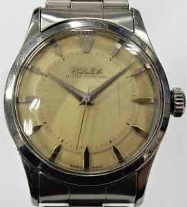 Stainless steel gents Rolex Oyster automatic on Oyster bracelet 18j. Cal. A260 6332 SN 978842
Estate Watch - Rolex Dress 
Vendor Style #: A260 978842 Oyster
 StainlessSteel
Dial:
Box Not Included/Papers Not Included
Condition 18j
1 Year Warranty