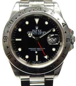 Estate Rolex Complicated Year: 2000
Vendor Style #: 16570 SN: P539985 Oyster
40mm StainlessSteel
Dial: Black plots 
Box Included/Papers Included
Condition Good
1 Year Warranty