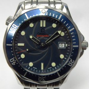 Estate Omega Divers Year: 2006
Vendor Style #: James Bond 2226.80.00 SN: 81723174 
41mm StainlessSteel
Dial: James Bond 
Box Included/Papers Included
Condition 
1 Year Warranty