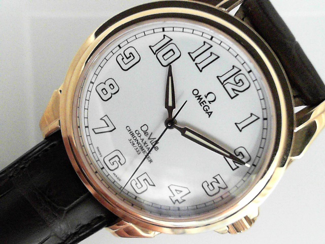 18kt. rose gold Omega De Ville ltd. ed. #328/333 44mm white dial on strap no box or papers cal. 2403 model 4660.20.32 sn 80989896
Gents Estate Watch - Omega Dress
Vendor Style #: 4660.20.32 80989896
44 18 Karat Strap
Dial:White
Box Not Included/Pap