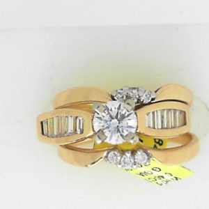 Estate Diamond Engagement Ring 
14 Karat Yellow/White Estate Engagement Ring 
Finger Size 5.75 Gram Weight 6.42 
1 Center Canadian Diamond 0.40ct Shape: Round; Clarity: SI2; Colour: G; GIA 15089318 Round Diamond 0.64 ctw 1.04