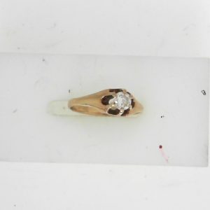 Estate Diamond Engagement Ring
10 Karat Yellow Estate Engagement Ring
Finger Size 4 Gram Weight 1.82
1 Center Diamond 0.18ct Shape: Round; Clarity: VS; Colour: H 0.18