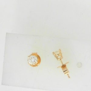 Estate Diamond Earrings
14 Karat Yellow Estate Diamond Earrings
2 Center Diamonds 0.26ct Shape: Round; Clarity: SI; Colour: I/J 0.55