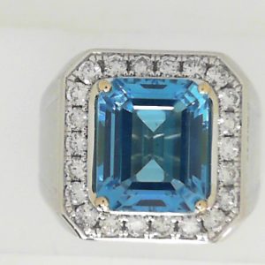 Diamonds Estate Ring
18 Karat White I Diamonds Ring With Finger Size 8.5
Gram Weight 18.19
22 Center Diamonds Shape: Round; Clarity: SI; Colour: I With 1 Emerald Topaz 5.64 ctw