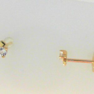 Earrings with Topazes 
14 Karat Yellow White Topazes Earrings 
 
2 Center Topazes Shape: Round; Colour: White