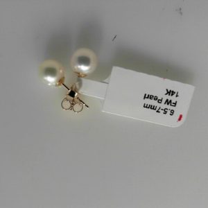 Earrings with Pearls 
14 Karat Yellow Pearls Earrings 
 
2 Center Pearls Shape: Round