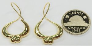 Yellow 14 Karat Polished Medium Hoop Estate Earring
Gram Weight 2.5 gr