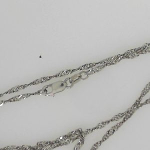 White 18 Karat Polished Cable Link Estate Chain
Length 24 in
Gram Weight 2.9 gr
