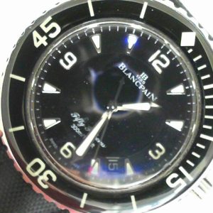 Gents Estate Watch Blancpain Divers 2013
Vendor Style #: 5015 1130 52A SN 2156 Fifty fathoms 2156
45 StainlessSteel Strap 
Dial:Black Arabic plots
Box Included/Papers Included
Condition Good
1 Year Warranty