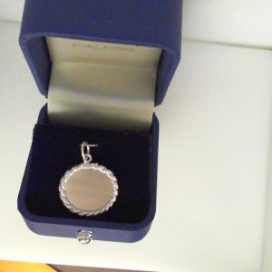 Pendant/Charm
Sterling Silver White Pendant/Charm
 Chain Style: No Chain