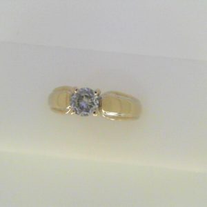 Estate Diamond Engagement Ring 
14 Karat White Estate Engagement Ring Width 2.3mm 
Finger Size 6.5 Gram Weight 3.9 
1 Center Diamond 0.33ct Shape: Round; Clarity: I2; Colour: H/I 0.33