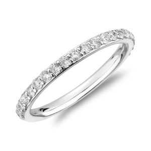 Diamond Wedding/Anniversary Ring 
14 Karat White Wedding/Anniversary Ring 
Finger Size 6.5 Gram Weight 2 
21 Center Diamonds Shape: Round 0.45