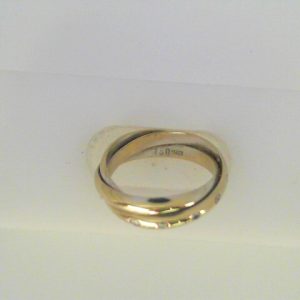 Estate Diamond Dinner Ring - Women's 
18 Karat White Estate Dinner Ring Width 5.2mm 
Finger Size 5.5 Gram Weight 4.47 
6 Center Diamonds Shape: Round 0.1