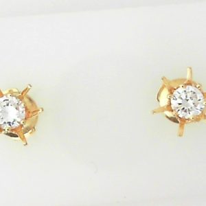 Estate Diamond Earrings 
14 Karat Yellow Estate Diamond Earrings 
Gram Weight 1.2 
2 Center Diamonds Shape: Round; Clarity: VS; Colour: H 0.45