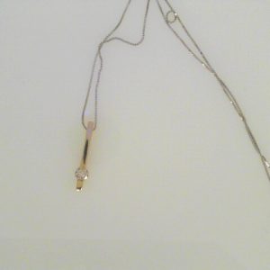 Diamond Pendant/Necklace 
14 Karat White Diamond Pendant 
Gram Weight 2.3 Chain Style: Box 14 Karat White Length: 18in 
1 Center Diamond 0.19ct Shape: Round; Clarity: I1; Colour: H/I 0.19