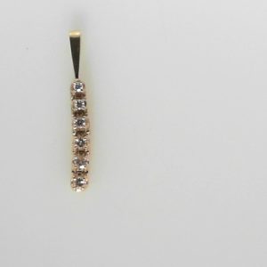 Estate Diamond Pendant/Necklace 
14 Karat Yellow Estate Diamond Pendant 
Gram Weight 2.53 Chain Style: No Chain 
 Center Diamond Shape: Round; Clarity: SI2; Colour: K 0.2