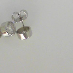 Earrings with Moissanite 
14 Karat White Moissanite Earrings 
 
1 Center Moissanite Shape: Round