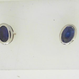 Estate Earrings With Tanzanites 
14 Karat White Tanzanites Earrings 
 Gram Weight 1.7 
2 Center Tanzanites Shape: Oval