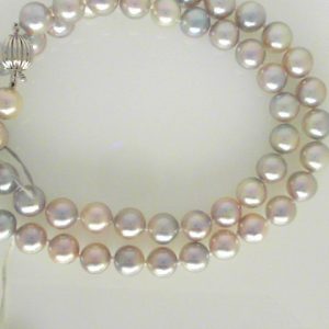 Pearl Pendant 
 Pearl Pendant 
 Chain Style: No Chain 14 Karat White Length: 18in 
 Center Pearl Shape: Round