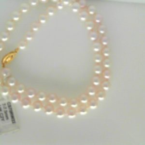 Pearl Pendant 
 White Pearl Pendant 
 Chain Style: No Chain 14 Karat Yellow Length: 18in 
 Center Pearl Shape: Round; Colour: White