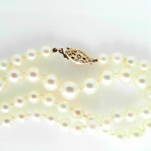 Japanese Pearls Estate 
 Yellow Gold Filled Clasp
 Cream Pearls Pendant 
 Length: 19in 
74 Center Pearls Shape: Round; Clarity: VERY GOOD; Colour: Cream