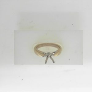 White 18K/Plat Polished Solitaire Estate Remount 
Size: 5.5 
Gram Weight 4.8 gr