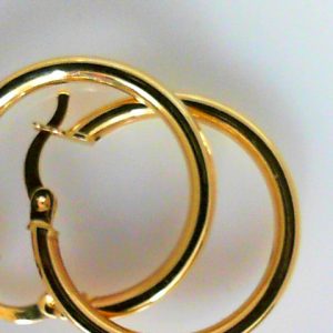 Yellow 14 Karat Polished Medium Hoop Earring Width 3 mm 
Gram Weight 2.74 gr 
Length 25 mm