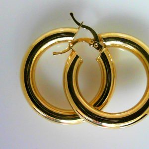 Yellow 14 Karat Polished Medium Hoop Earring Width 5 mm 
Gram Weight 5.33 gr 
Length 30 mm