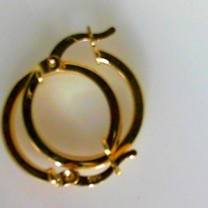 Yellow 14 Karat Polished Medium Hoop Earring Width 3 mm 
Gram Weight 2.55 gr