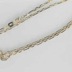 Yellow 14 Karat Polished Paper Clip Chain 
Length 19 in 
Gram Weight 5.57 gr