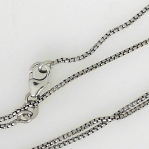 White 18 Karat Polished Box Estate Chain 
Length 16 in 
Gram Weight 3.79 gr