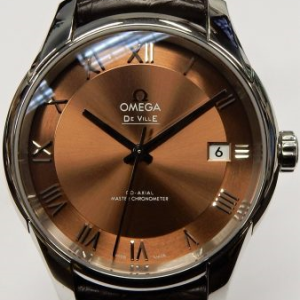 Gents Estate Watch - Omega Dress 2016
Vendor Style #: De Ville Master Chronometer 87713945
41 StainlessSteel Strap 
Dial:Brown
Box Included/Papers Included
Condition Cal. 8900 Hardly Worn
1 Year Warranty